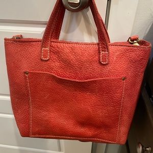 Portland leather medium crossbody in Sugar
